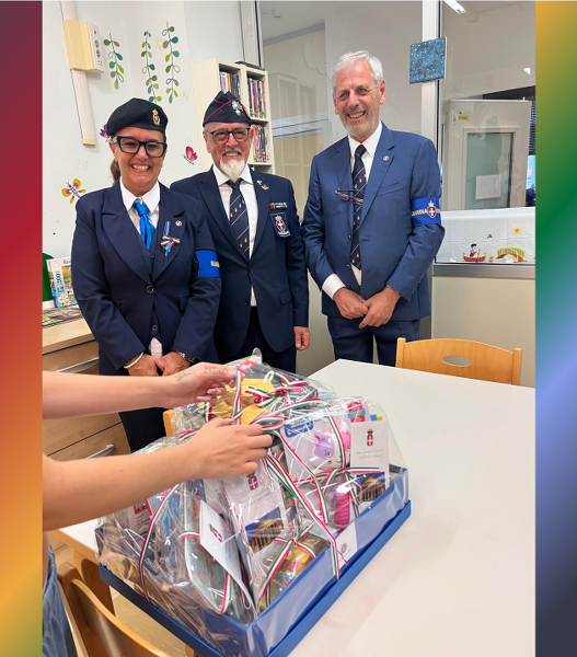 🏛️ 💙 Un gesto di cuore per la Clinica Pediatrica: la Guardia d'Onore del Pantheon al fianco dei bambini in ospedale🤝👦 